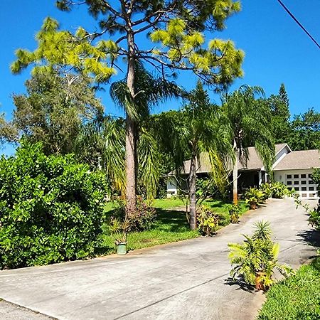 Updated Fort Myers Escape With Screened Lanai! Villa Exterior photo