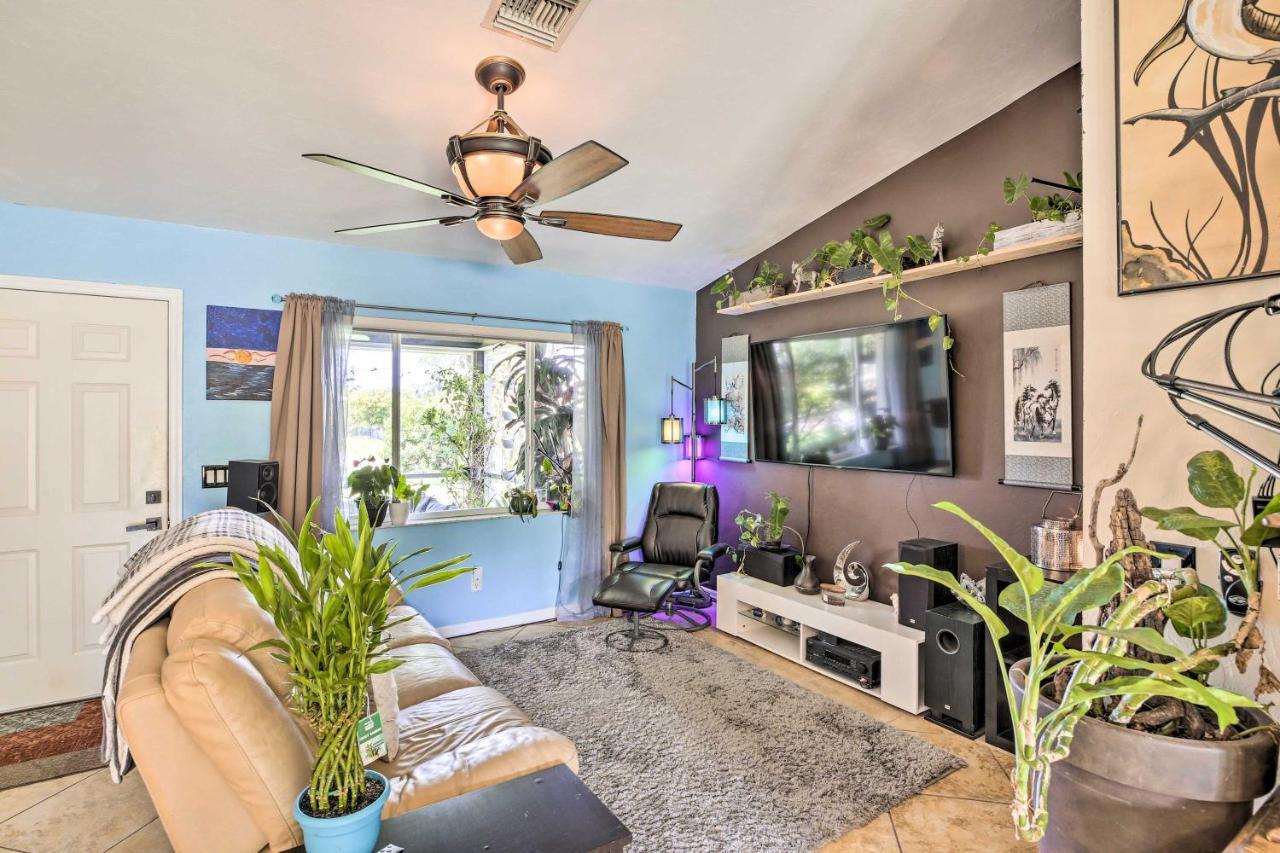 Updated Fort Myers Escape With Screened Lanai! Villa Exterior photo