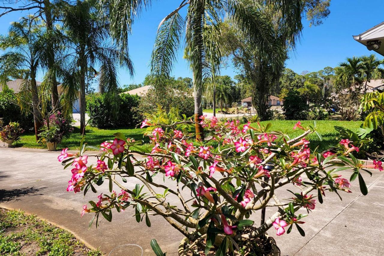 Updated Fort Myers Escape With Screened Lanai! Villa Exterior photo