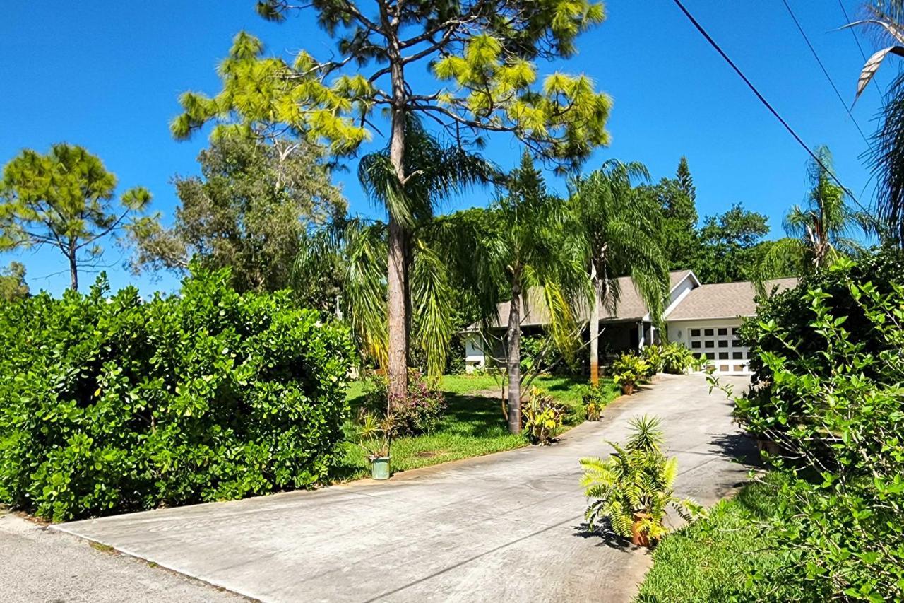 Updated Fort Myers Escape With Screened Lanai! Villa Exterior photo